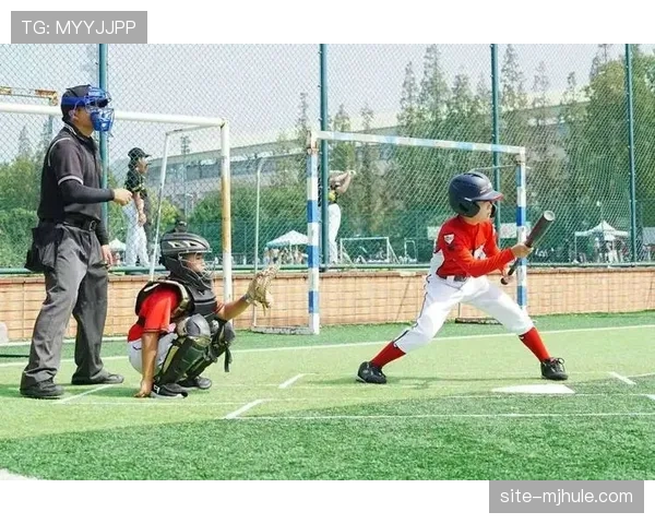 英派斯杯青岛市第六届运动会青少年组手球赛圆满收官展现青春风采