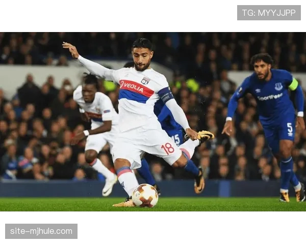 摩纳哥后卫萨利苏膝关节损伤 防线危机加剧球队困境